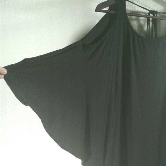 1 1X LEFT Plus Size Cold Shoulder Back Tie Top - Picture 6 of 6